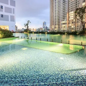 Zo Rivergate Free Pool Apartment